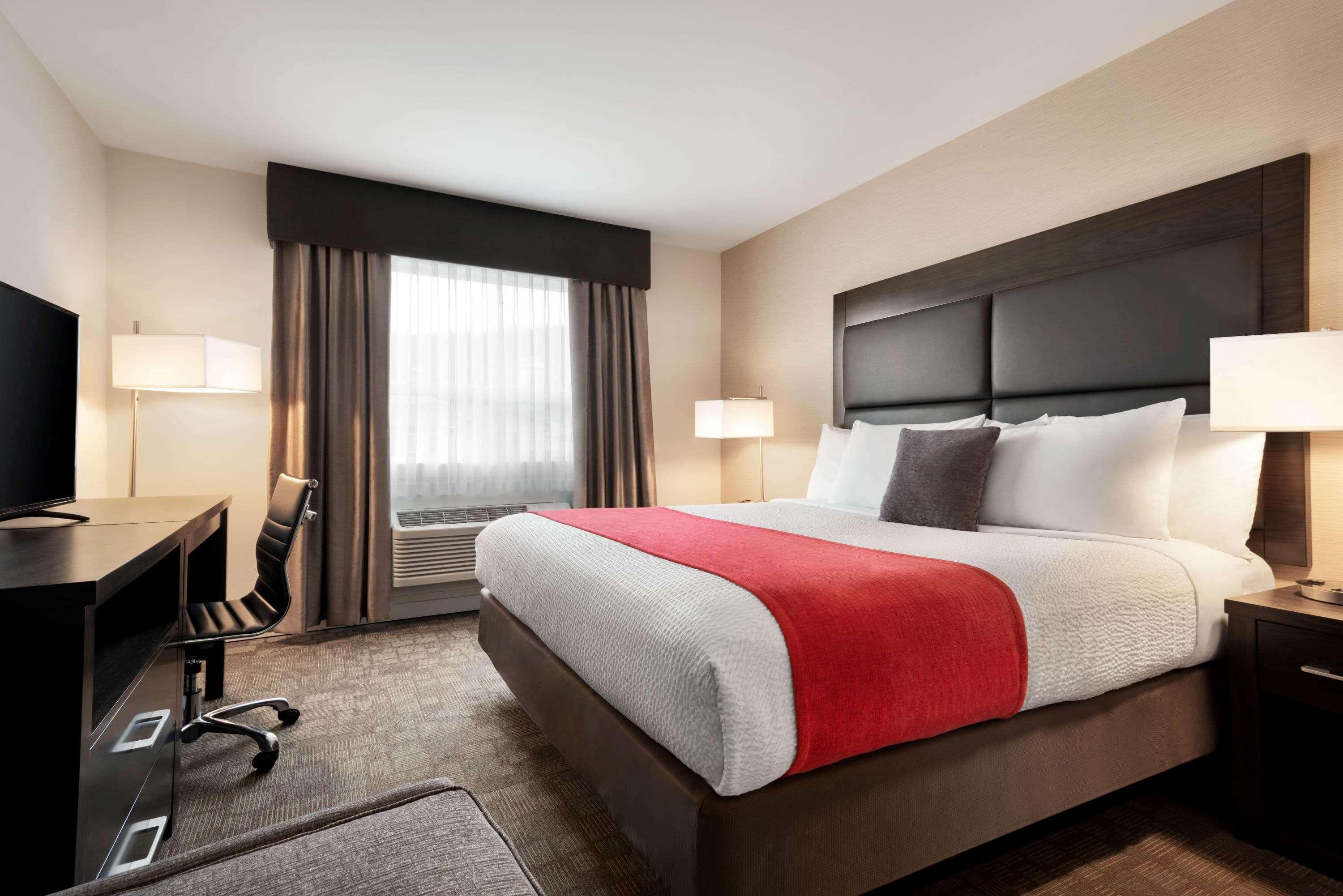 Days Inn By Wyndham 100 Mile House Esterno foto